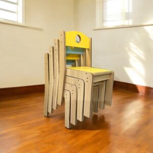 Ghế gỗ có tựa chồng lên nhau BTN EDU